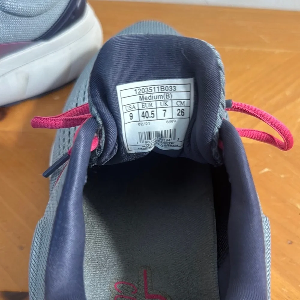 Brooks Gray and Pink Breathable Running Shoes Launch 9M - Picture 11 of 11